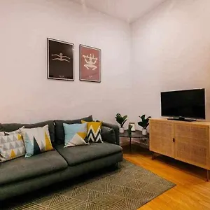 https://cozy-apartament.catalonia-hotels.com