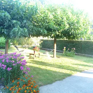 https://vue-sur-les-montagnes-dans-maison-au-calme.hotels-rhonealpes.com